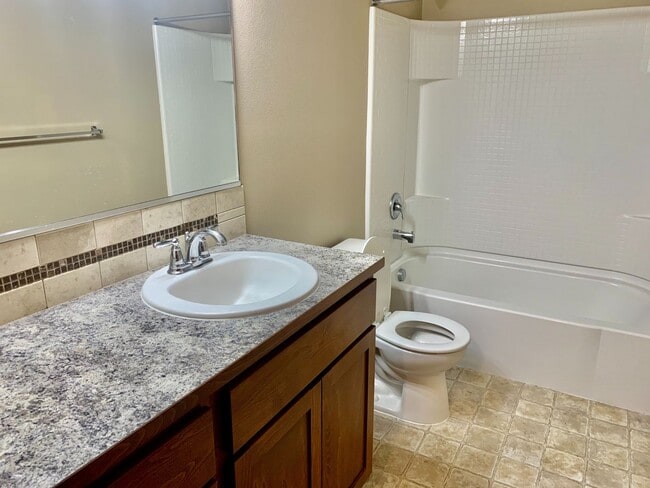 Building Photo - New on the Market!