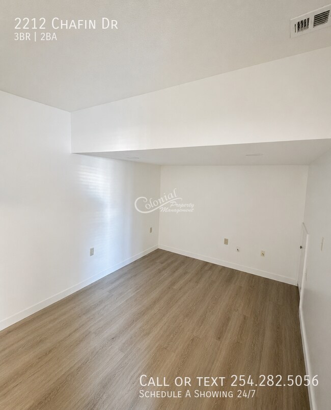 Building Photo - 2212 Chafin Dr