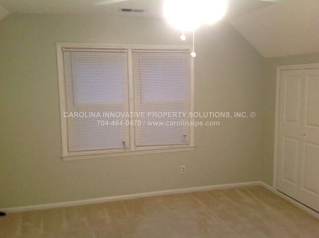 Building Photo - 4535 Dawnwood Dr