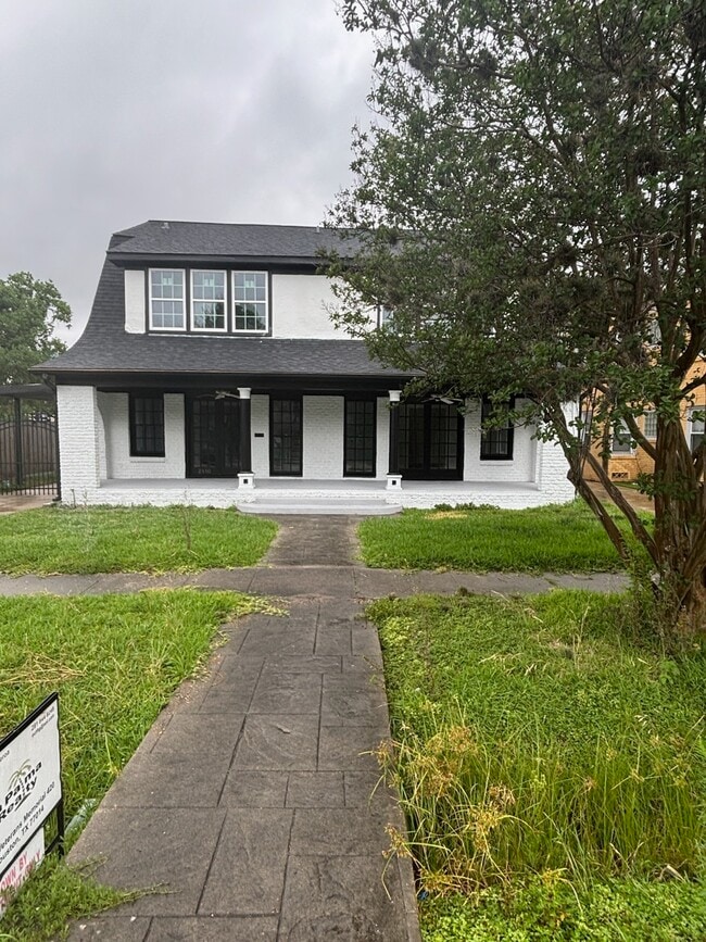 Building Photo - 2410 Huldy St