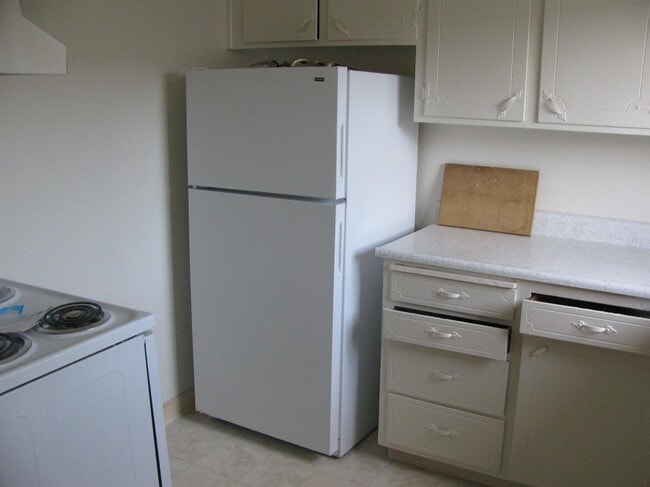 Building Photo - 2375 Chestnut St