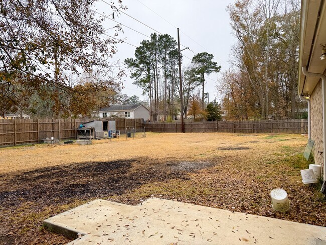 Building Photo - 12250 Charlotte Dr