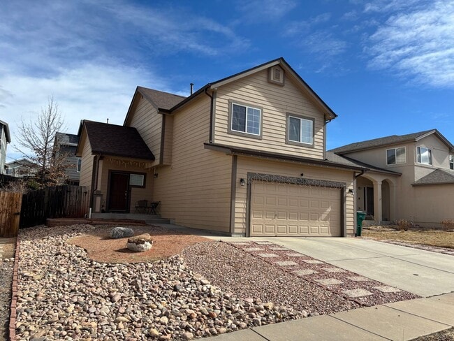 Building Photo - Cozy 3-bed, 2.5-bath home in desirable Stetson Ridge.