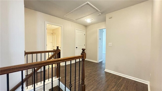 Building Photo - 4408 Black Hills Dr NW