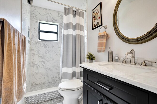 Building Photo - 4840 Greentree Ln