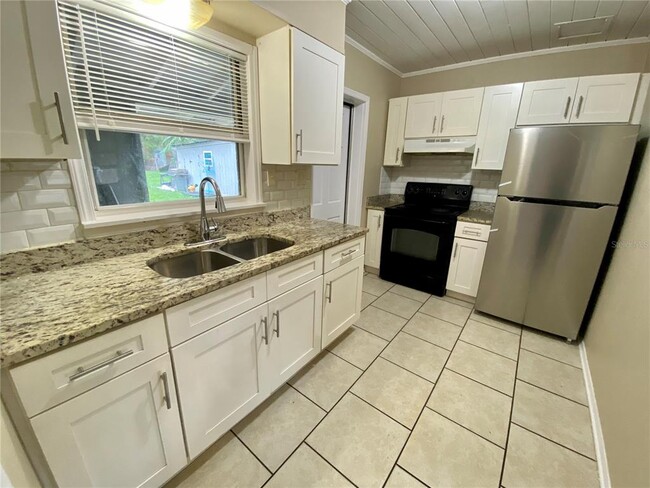 Building Photo - 38313 Tucker Rd