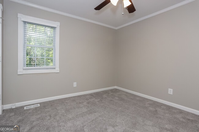 Building Photo - 147 Acorn Dr