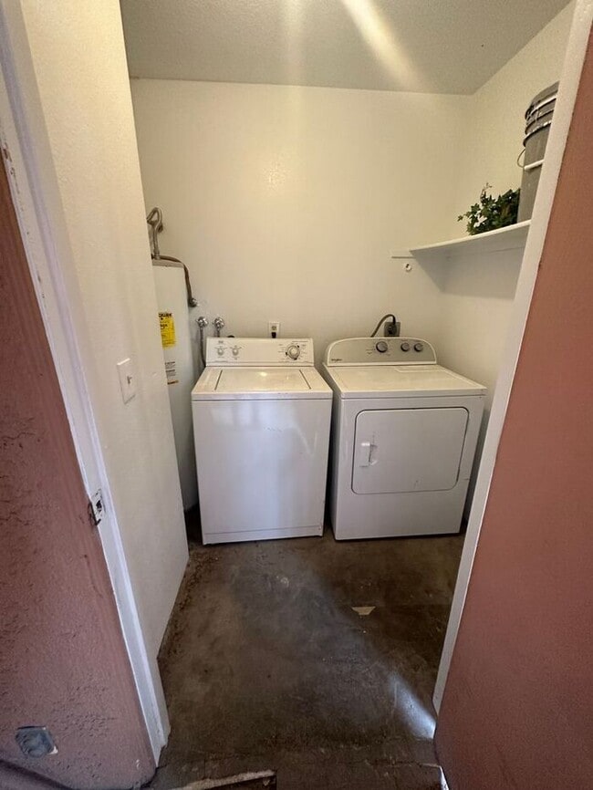 Building Photo - Beautifully Remodeled 1-Bedroom Condo in Desert Shores!