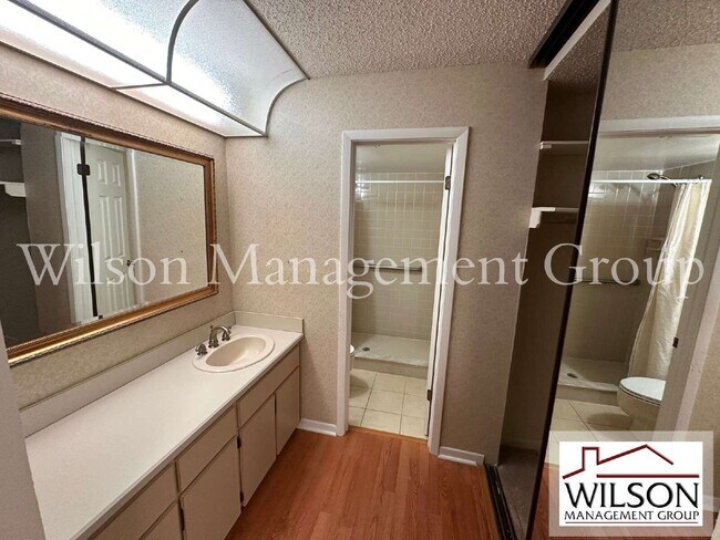 Building Photo - 17 Escondido Cir