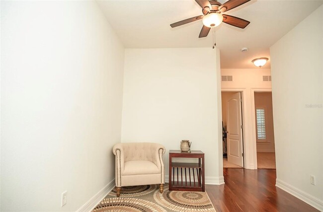 Building Photo - 603 S Gomez Ave