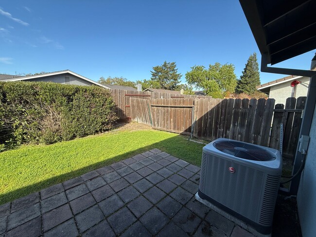 Building Photo - Single story home located in the Stonewood neighborhood!