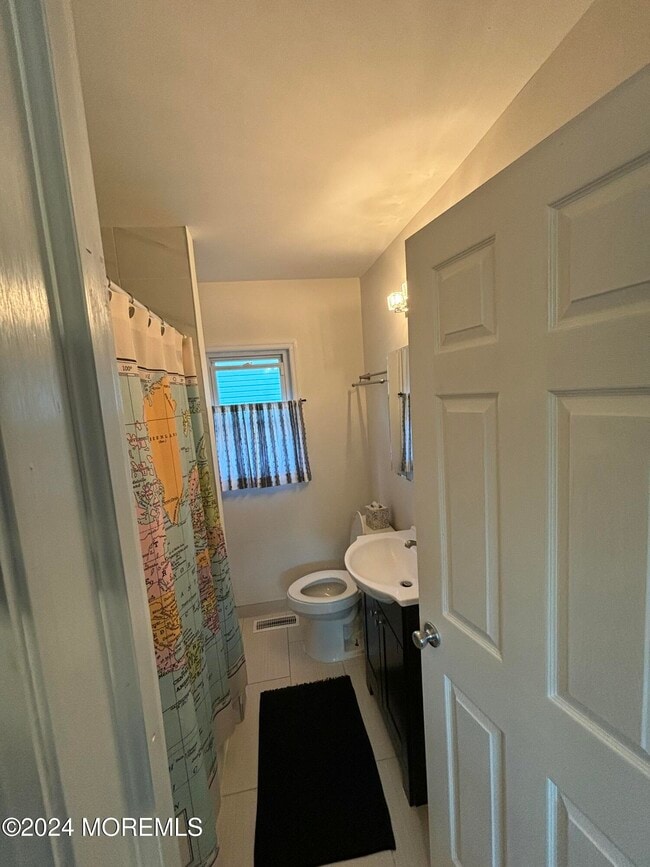 Building Photo - 1212 10th Ave