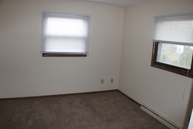 Building Photo - 2651 Western Ave