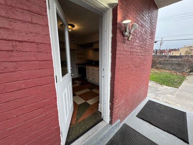 Building Photo - Charming 5BR Home in the Heart of Pittsburgh – Spacious, Stylish & Full of Character