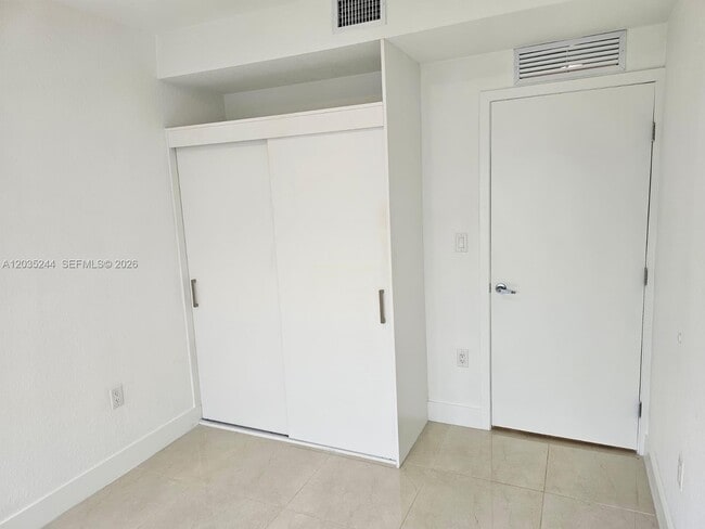 Building Photo - 25806 SW 144th Ct