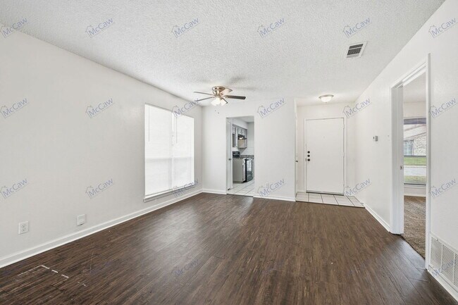 Building Photo - 2728 Westchester Dr