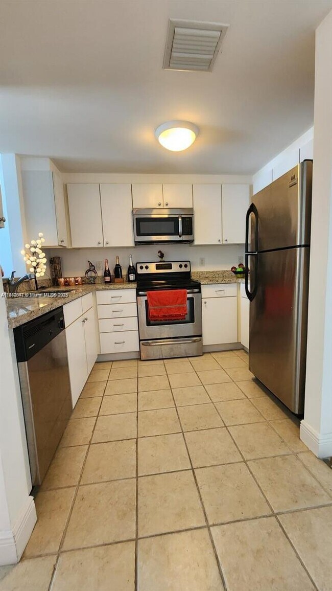 Building Photo - 1250 S Miami Ave
