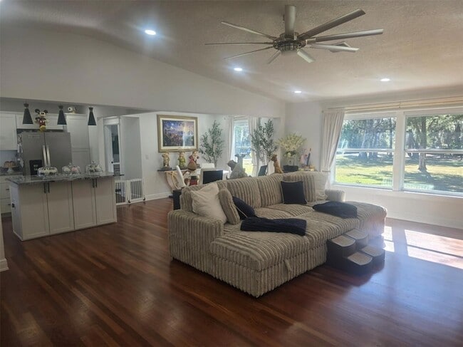 Building Photo - 13091 Old Crystal River Rd