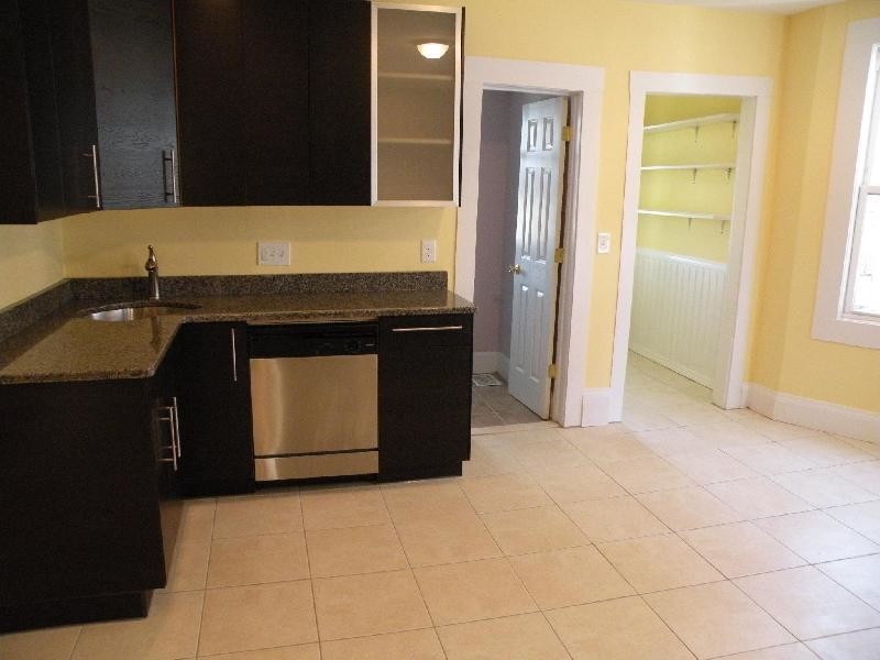 Building Photo - 3147-3149 Washington St. Unit 1