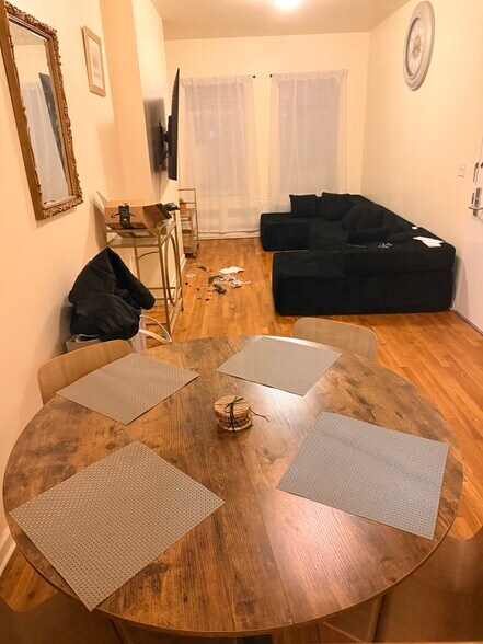 Building Photo - 295 Throop Ave