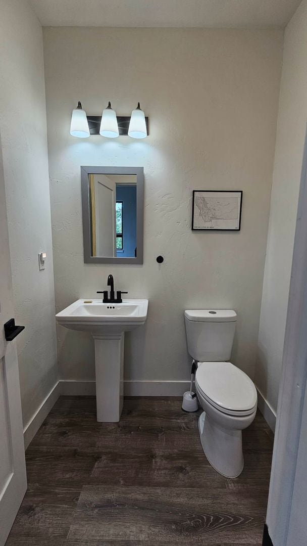 Building Photo - Fully furnished town home in Bigfork