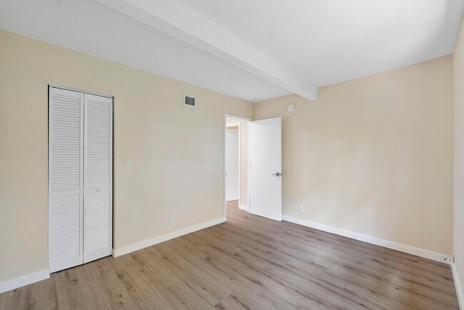 Building Photo - 1325 S Flagler Ave