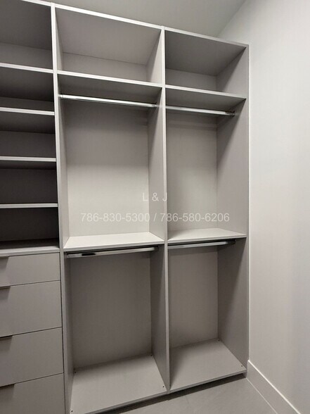 Building Photo - 920 SW 71st Ave