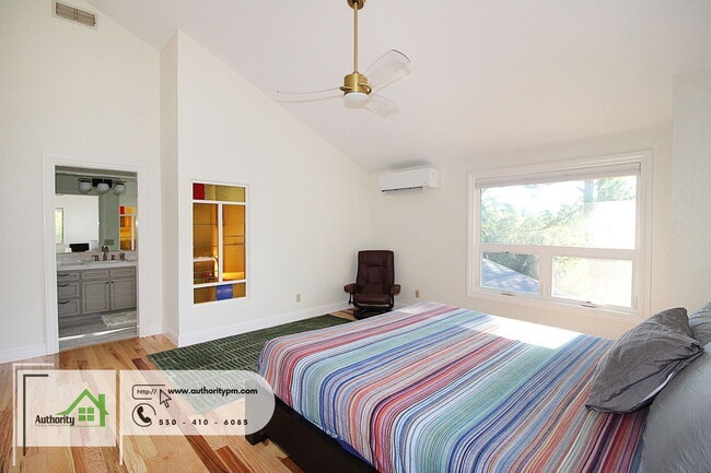 Building Photo - 3350 Mountain Oak Dr