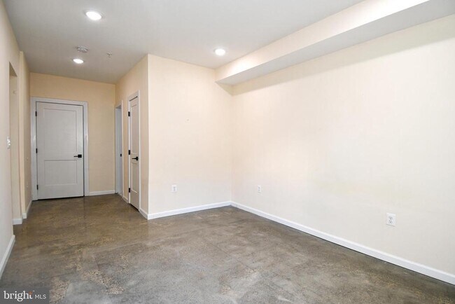 Building Photo - 1040 Bladensburg Rd NE