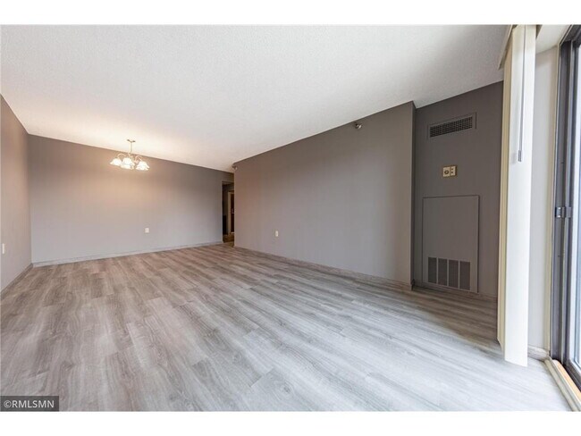 Building Photo - Modern Downtown St. Paul Condo with Top-Ti...