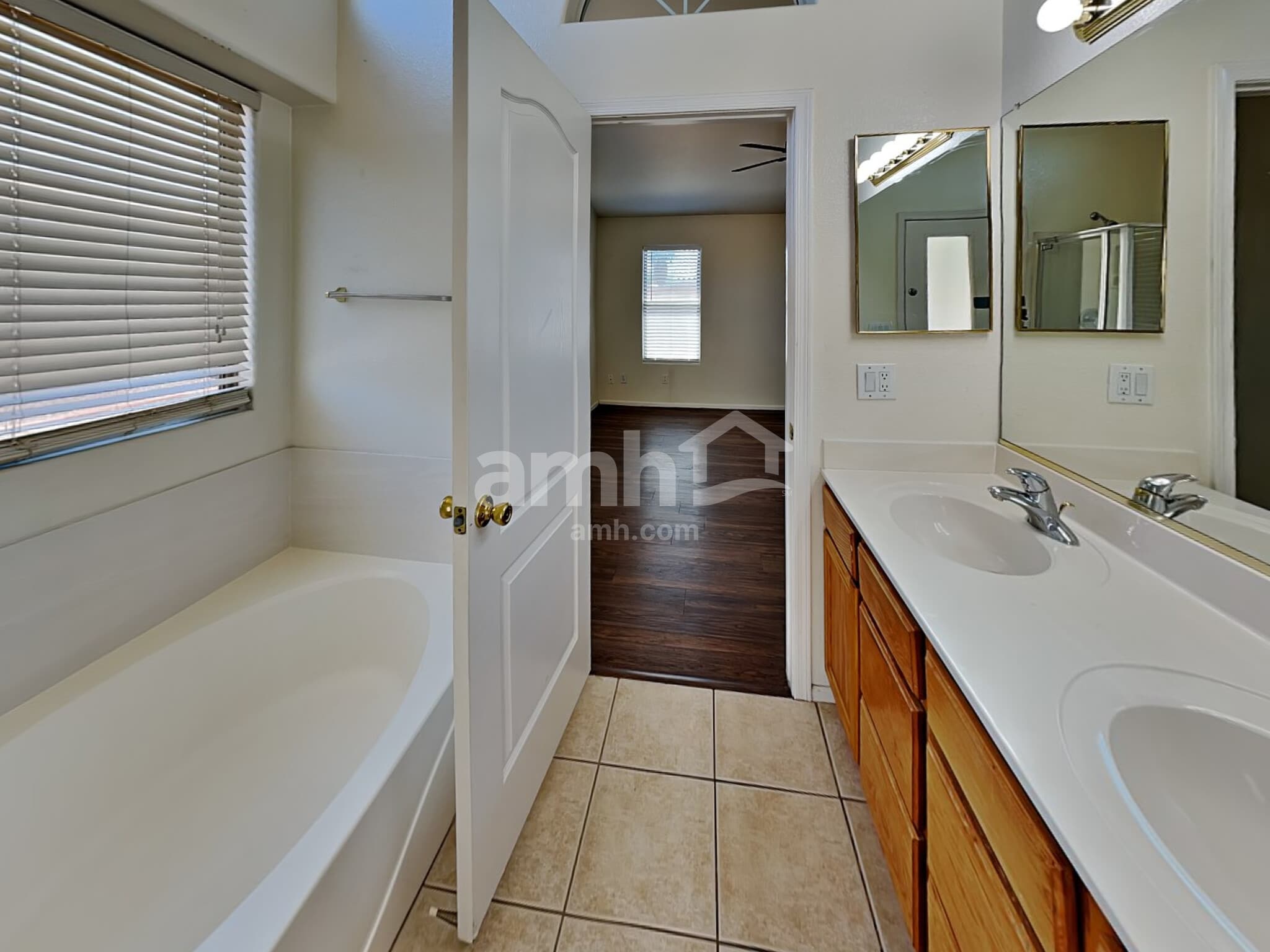 Building Photo - 16803 W Fillmore St