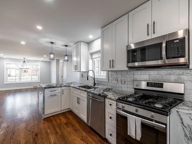 Building Photo - 7225 E Prairie Rd