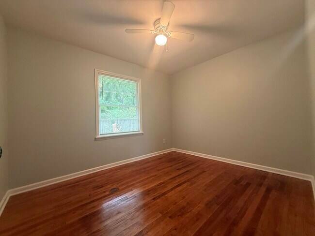 Building Photo - 1821 Dale Lavern Rd