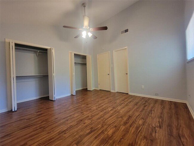 Building Photo - 1304 Glenda Dr