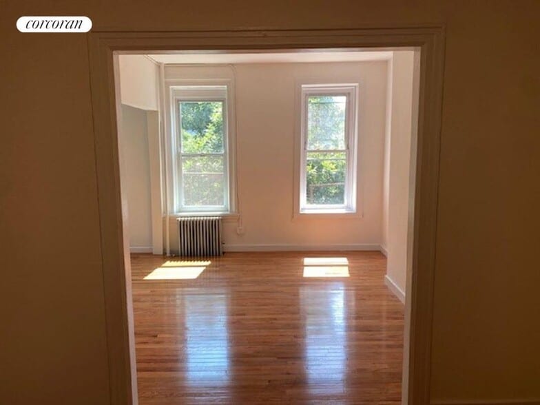 Primary Photo - 582 6th Ave