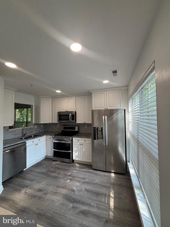Building Photo - 863 English Chestnut Dr