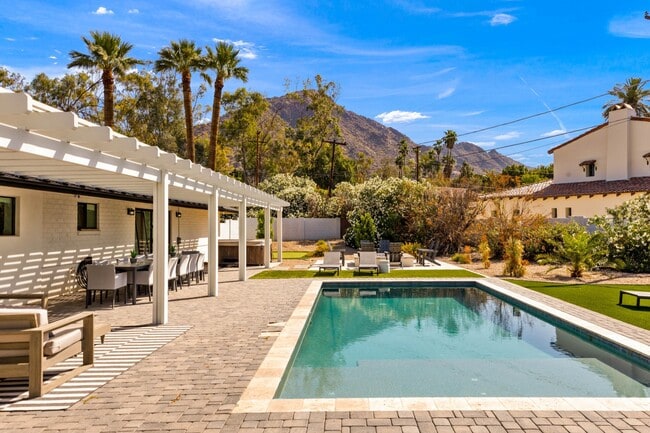 Building Photo - 4633 N 49th Pl