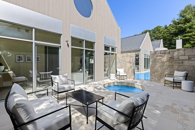 Building Photo - 7 Rolling Wood Ln