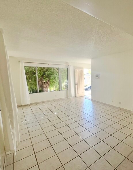 Building Photo - 2113 Clark Ln