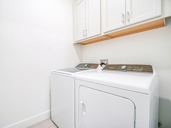 Building Photo - 1447 Harper Wy