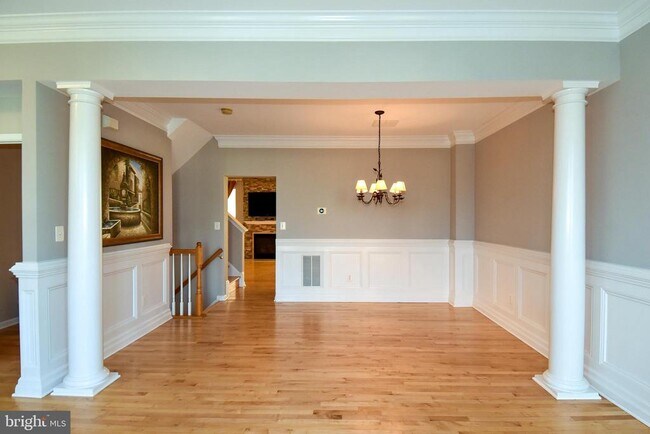 Building Photo - 43265 Morven Square