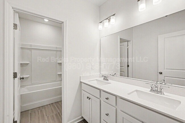 Building Photo - 11026 Lochmere Rd