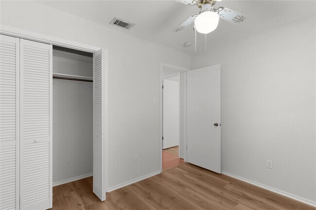 Building Photo - 8102 Red Willow Dr