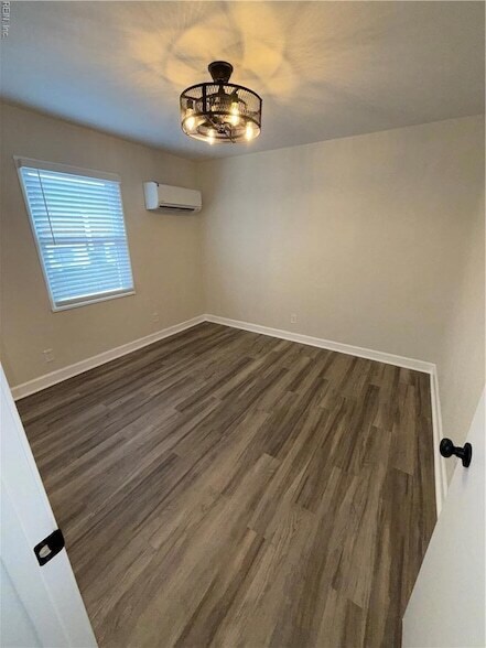 Building Photo - 9654 Selby Pl