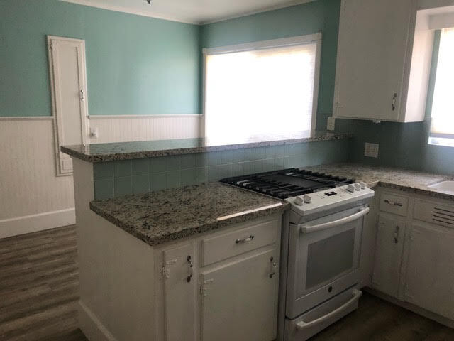 Kitchen - 1421 N Cherry St