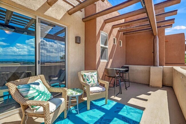Building Photo - Beautiful Rancho Viejo Townhouse (Emory Pass)