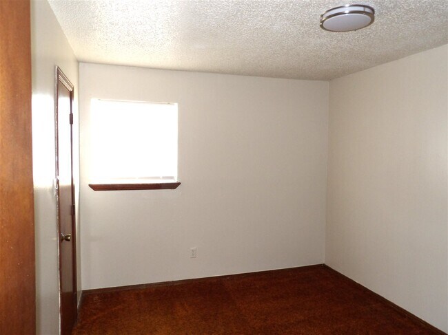 Building Photo - 1707 SW B Ave