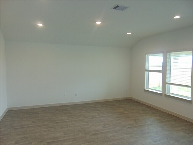 Building Photo - 6918 Morales Way