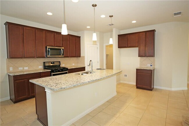 Building Photo - 15912 Cessida St