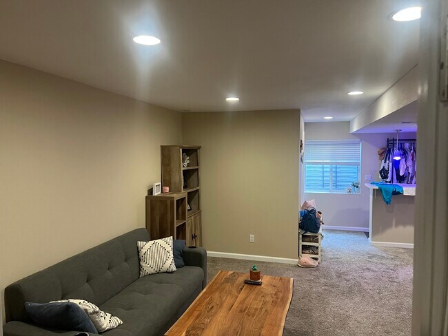 Building Photo - 14583 Gaylord St